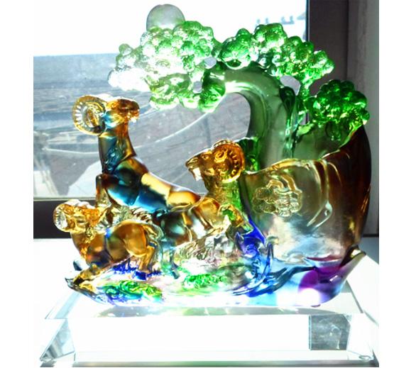 三羊開(kāi)泰筆筒
