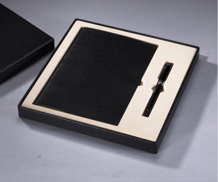 仿超纖牛皮紋商務(wù)平裝筆記本、金屬簽字筆