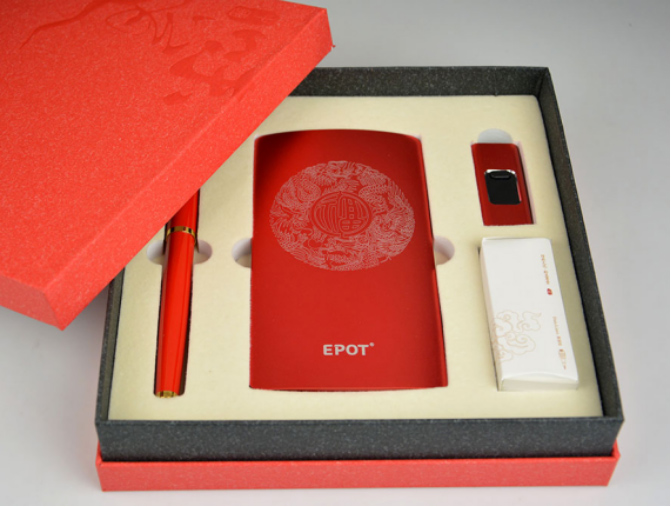 珍品（紅色）移動電源、U盤、簽字筆三件套