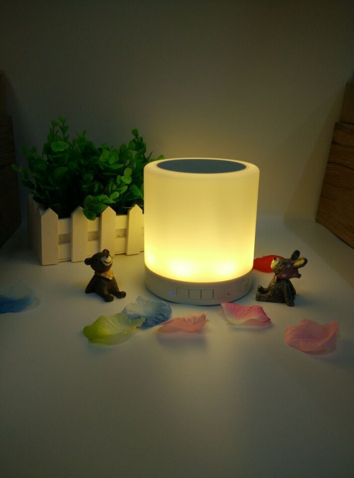 LV2015多功能創(chuàng)意無線藍(lán)牙音樂臺(tái)燈觸控音響