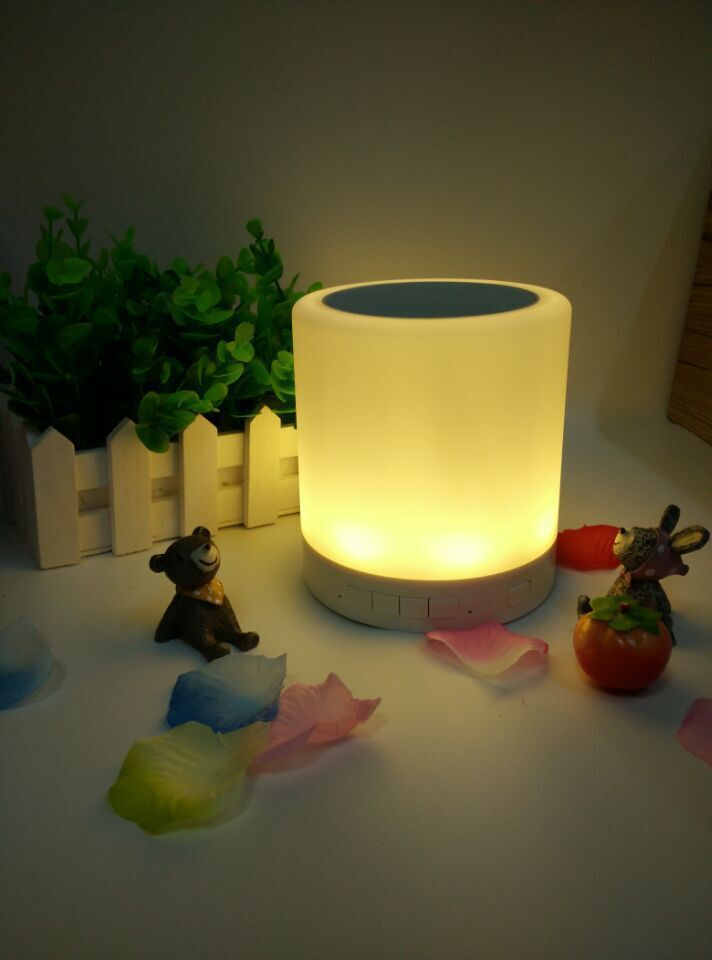 LV2015多功能創(chuàng)意無線藍(lán)牙音樂臺(tái)燈觸控音響