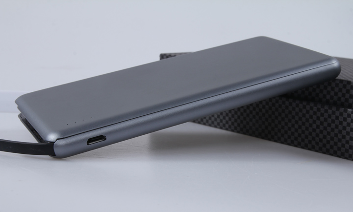 全漢土豪金移動電源C708