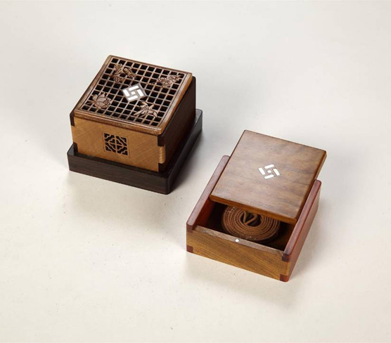 春在盤(pán)香爐、春在盤(pán)香盒