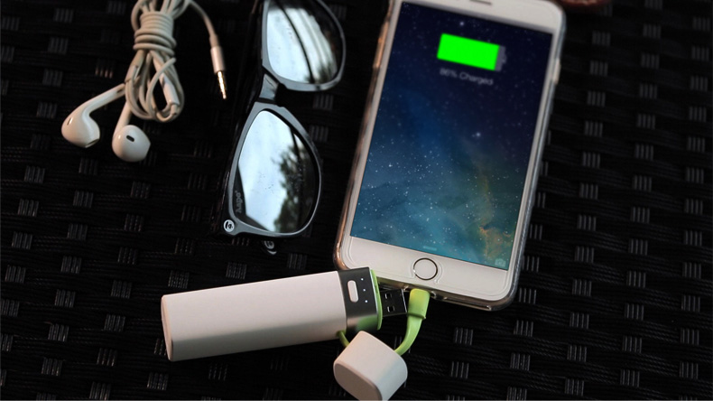 MIPOW iPhone手機(jī)便攜充電寶蘋果專用智能自帶線迷你移動電源