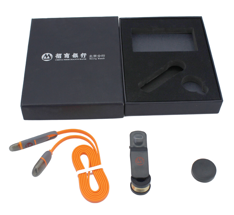 招商銀行北京分行定制款數(shù)據(jù)線、手機鏡頭