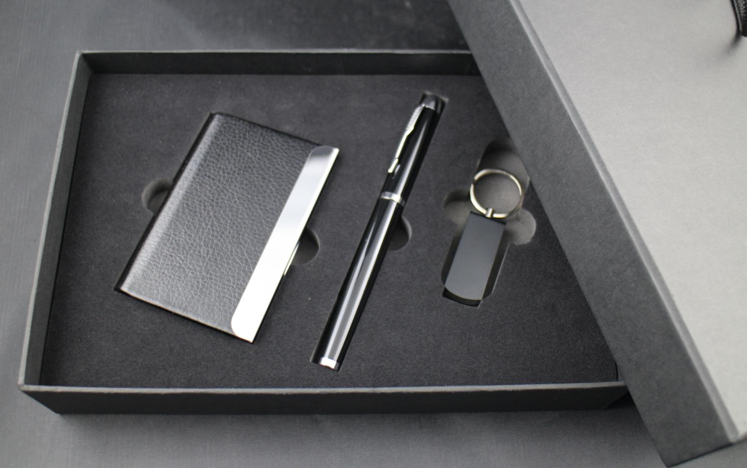 商務(wù)三件裝優(yōu)盤(pán)+簽字筆+名片盒