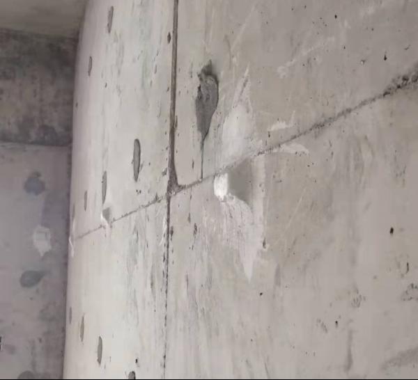 多功能帶照明燈工具箱(電筒、扳手、各式螺絲刀)